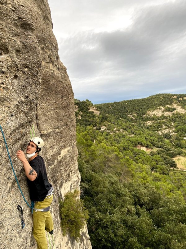 Bautizo de escalada en roca en Centelles, Barcelona, España