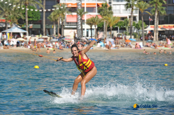 Curso de esquí acuático en Benidorm, Alicante, España