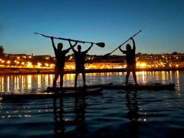 Travesías de SUP/Paddlesurf nocturnas y con luna llena en Cantabria, España