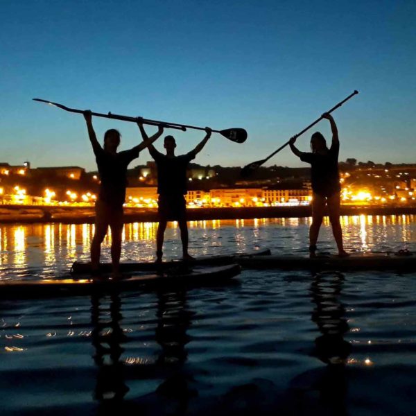 Travesías de SUP/Paddlesurf nocturnas y con luna llena en Cantabria, España