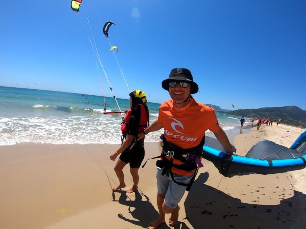 Curso semiprivado iniciación al kitesurf en Tarifa, España