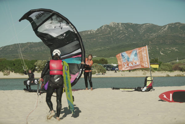 Curso semiprivado iniciación al kitesurf en Tarifa, España