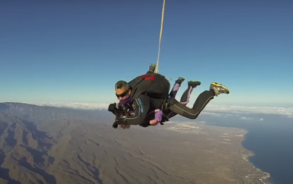 Salto en paracaídas en tandem en las Islas Canarias, España