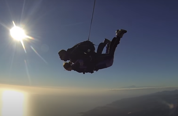 Salto en paracaídas en tandem en las Islas Canarias, España