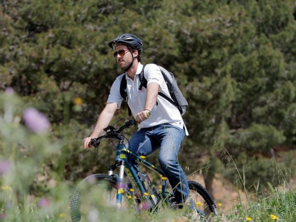 Bicicleta eléctrica en Parque Natural de Collserola, Barcelona, España