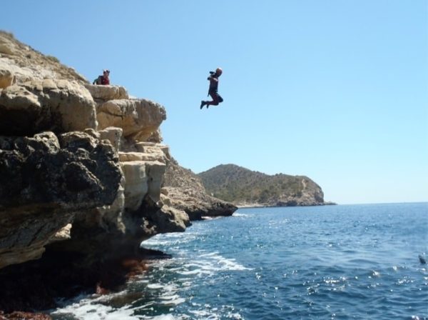 Coast Jumping o Coasteering en Alicante, España