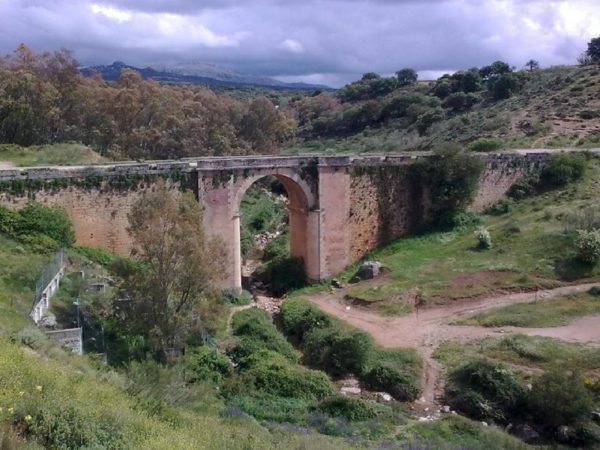 Puenting en Puente de La Ventilla, Ronda, Málaga, España