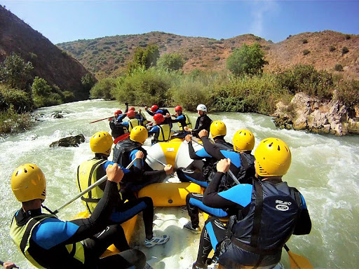 Rafting dificultad baja en el Río Genil Cuevas Bajas, España